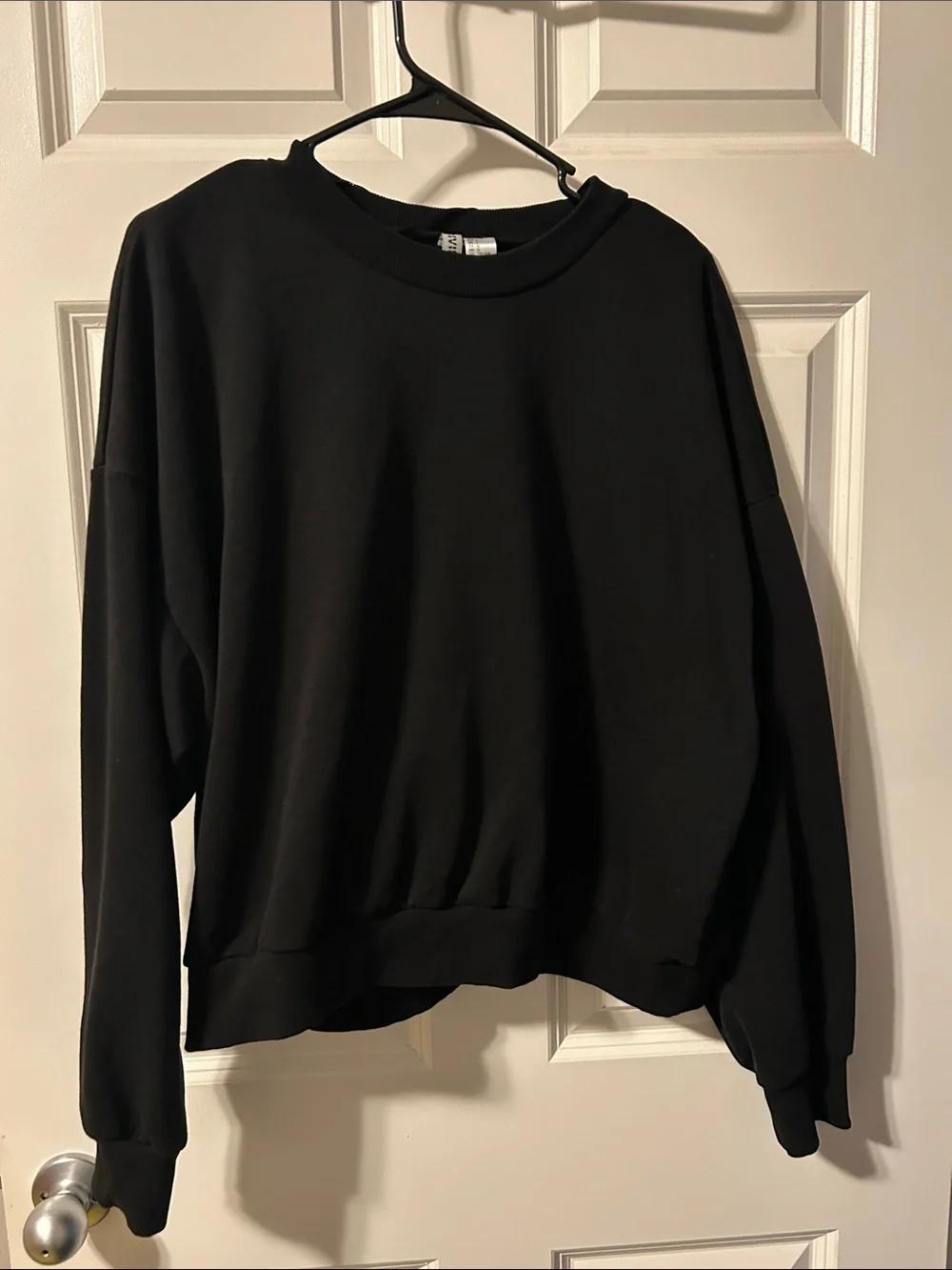2 H&M Black/Beige Bundle Crewnecks